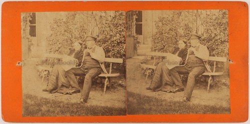 Couple assis sur banc - couple,