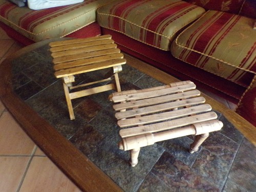 Anciens petits bancs - , bois